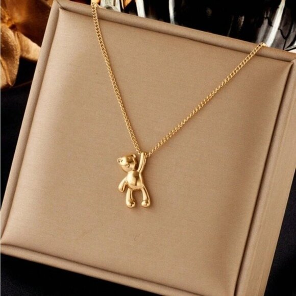 Delicate 18k Gold Plated Teddy Bear Necklace Stainless Steel - Picture 2 of 5
